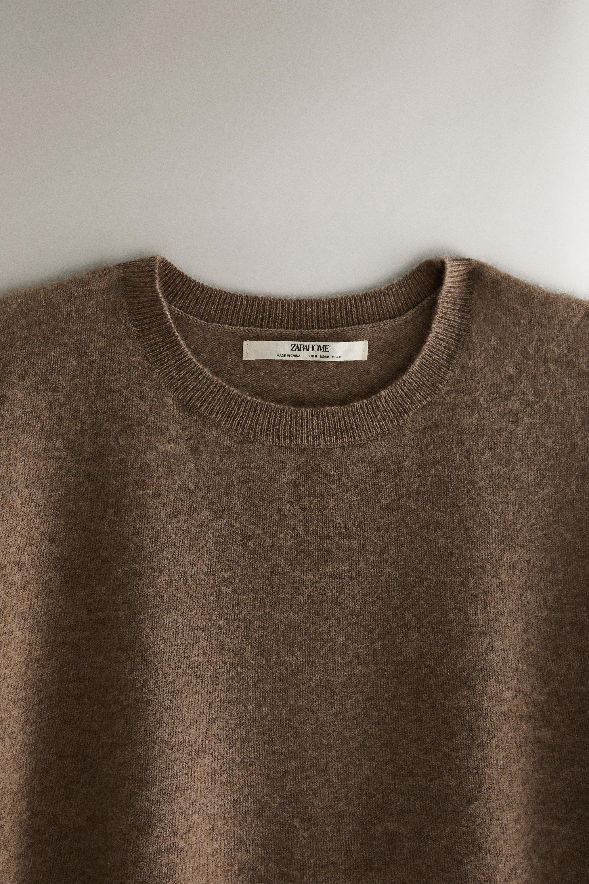 CASHMERE SWEATER